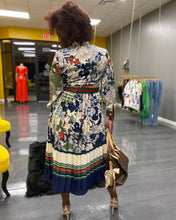 Load image into Gallery viewer, FLORAL PARTY
