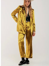 Load image into Gallery viewer, CRUSHING
