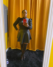 Load image into Gallery viewer, CURTSY
